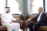 الشيخ مكتوم بن محمد يبحث مع وزير الاستثمار البريطاني تعزيز التعاون التجاري والاستثماري بين البلدين
