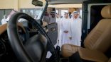 الشيخ حميد النعيمي يتفقد إحدى سيارات أسطول «كشتة»