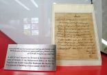 جناح مركز حمدان يعرض لاول مرة مجموعة من اقدم الوثائق في معرض ابوظبي الدولي للكتاب