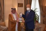 أمين عام جامعة الدول العربية يستقبل رئيس المنظمة العربية للسياحة ويستلم جائزة ابن بطوطة لعام ٢٠٢٢م