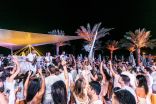 1000 شخص حضروا  “الحفلة البيضاء” في “نيكي بيتش ” دبي