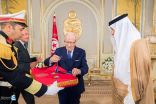 رئيس تونس يقلد الأمير سلطان بن سلمان الوسام الأول للاستحقاق تقديراً لجهوده الدولية والإقليمية